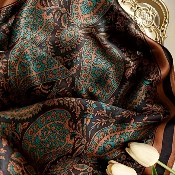 Parsley Printed Scarf-Elegant - Picture 3 of 3